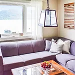 Lovely In With House A Mountain View *
