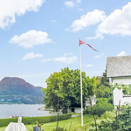 Lovely In With House A Mountain View Feriehus *