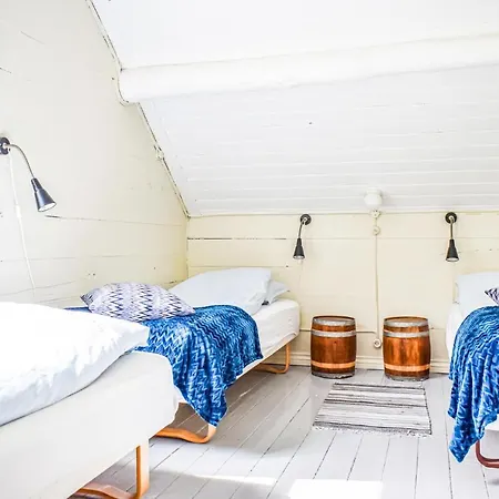 Lovely In Hebnes With Wifi