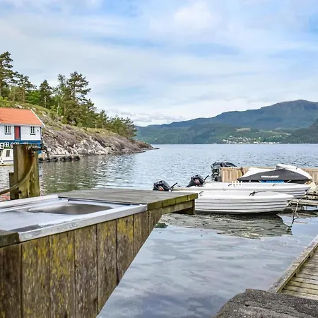 Lovely In Hebnes With Wifi *