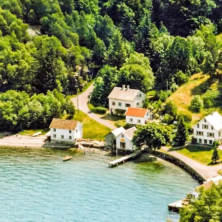 Lovely In Hebnes With Wifi