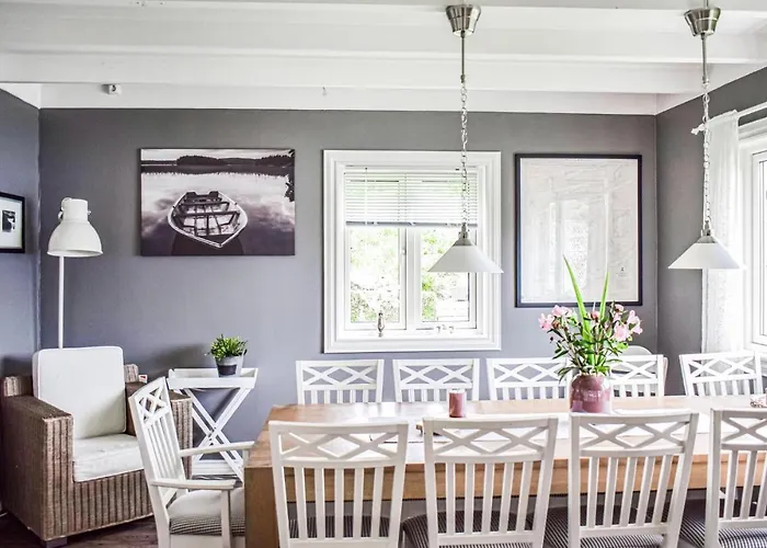 Vakantiehuis Lovely In With Wifi Hebnes