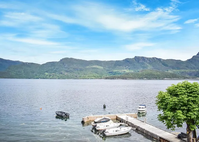 Vakantiehuis Lovely In With Wifi